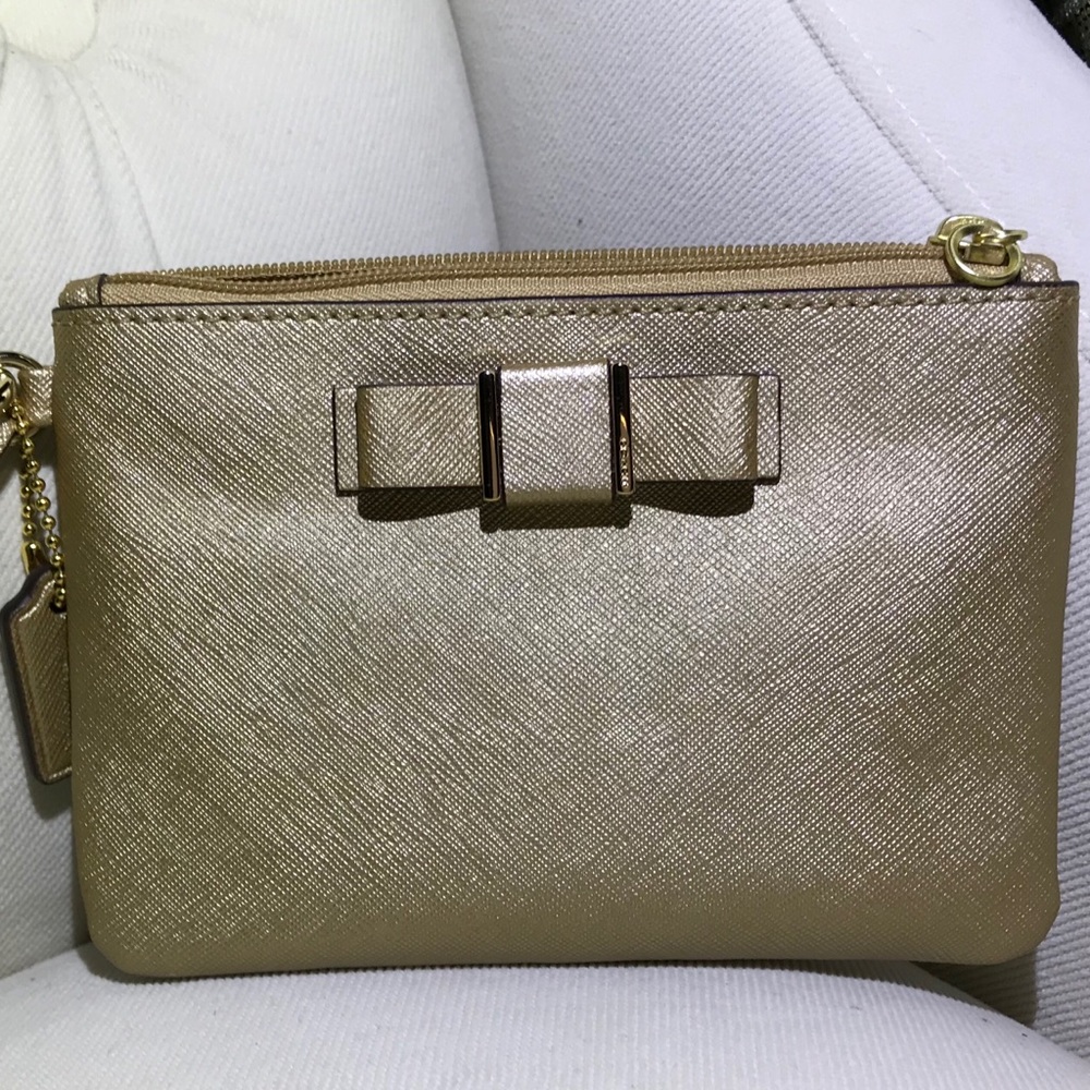 Coach gold saffiano Leather Darcy Bow wristlet - Picture 4 of 6